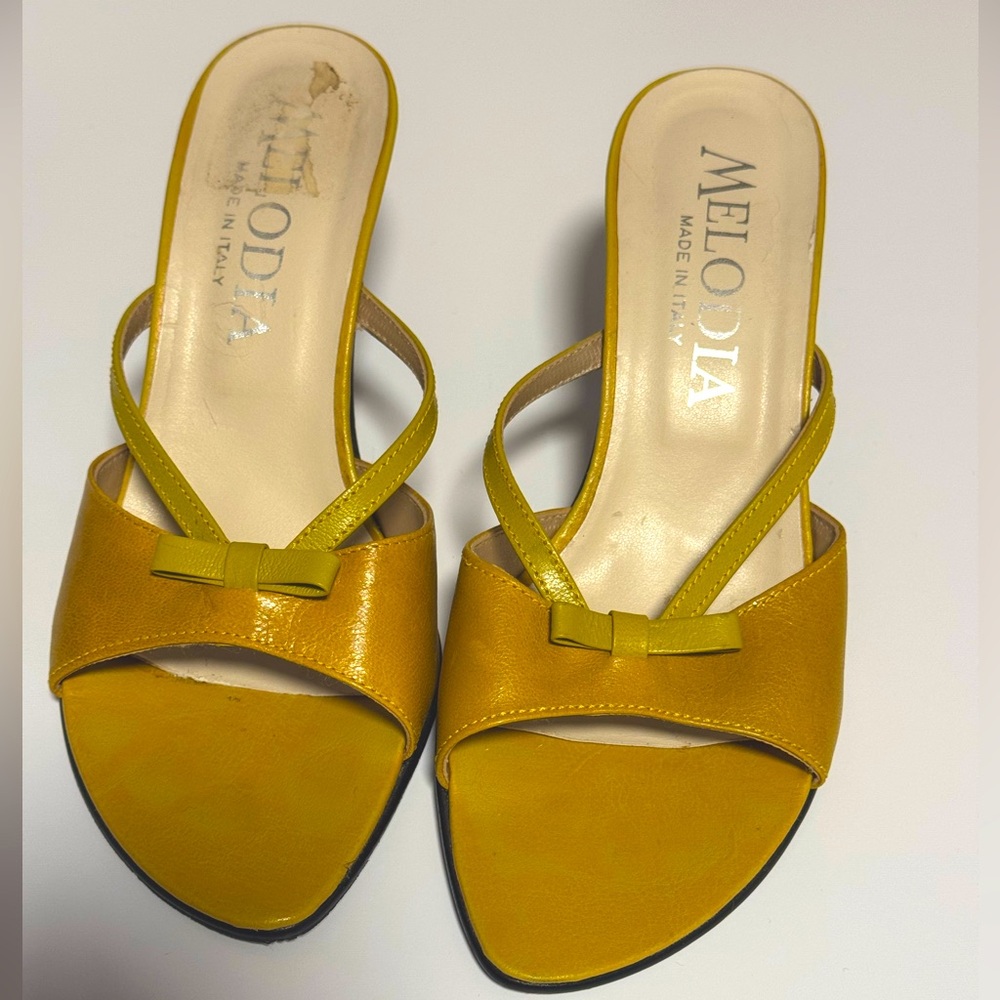 Melodia Heel Slides with Bow on Toes in Chartreuse Yellow